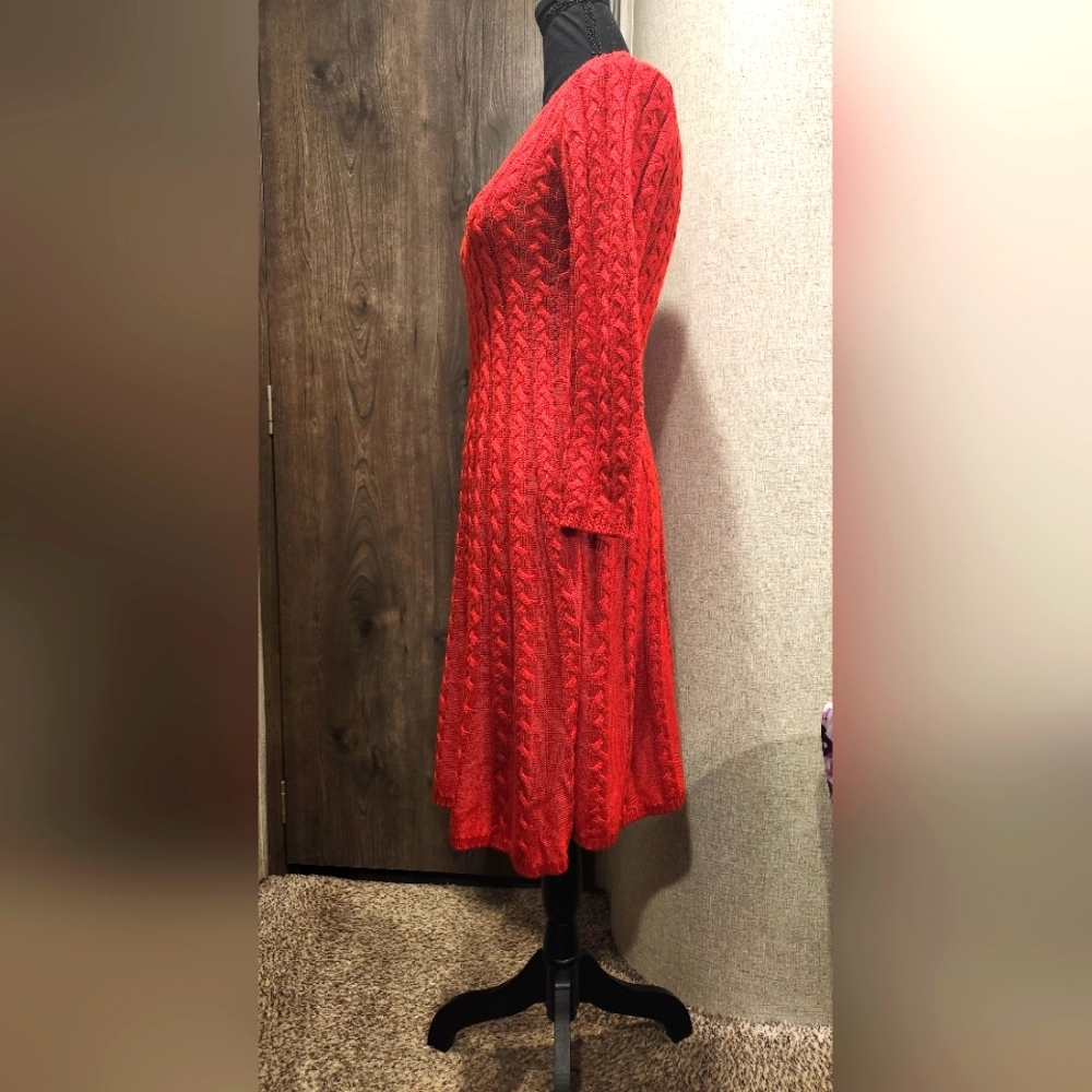 Women's Dress Sweater Cable-Knit V-Neck. - Picture 2 of 7
